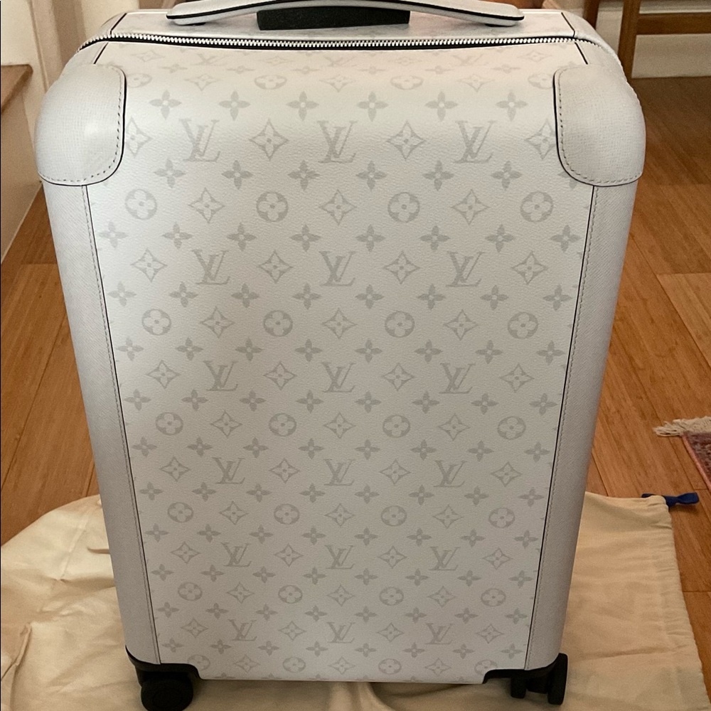 Authentic Louis Vuitton Horizon 55 Eclipse